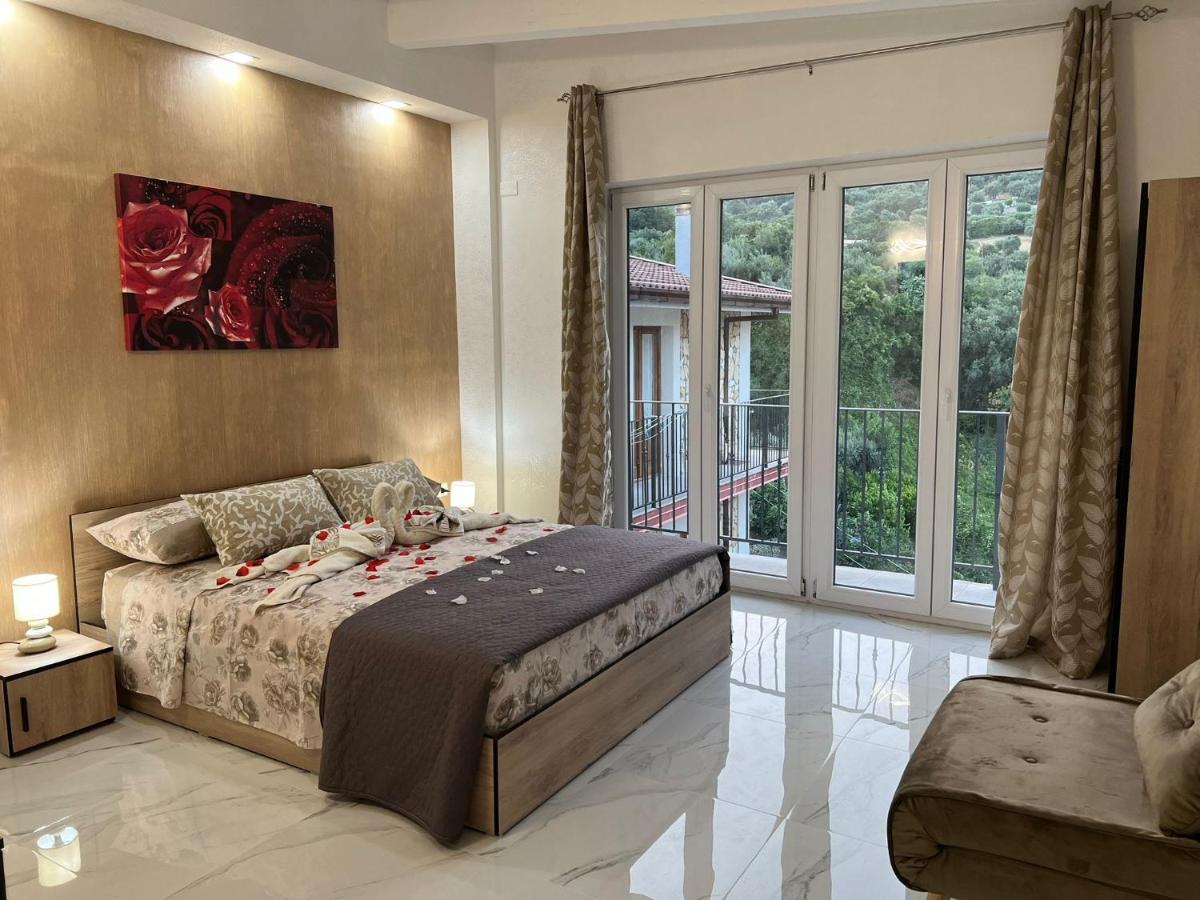 L'Oasi Del Raganello Bed & Breakfast Civita Bagian luar foto